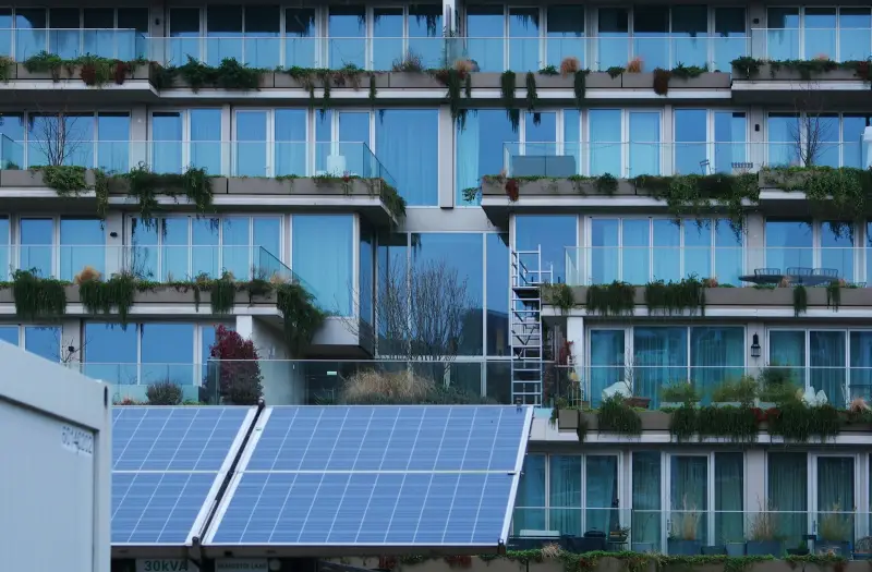 Zonnepanelen Onderhoud Amsterdam: Kosten & Tips 2026