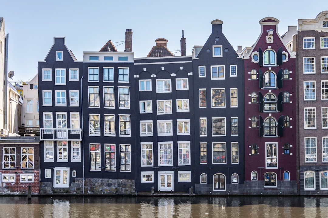 Verduurzamen in Amsterdam: Gids voor Eigenaren en VvE (2026)